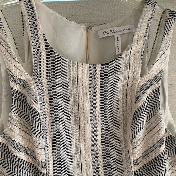 BCBG Generation dress with herringbone pattern - Picture 2 of 4